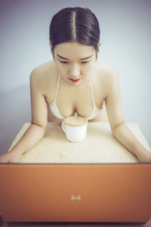 被滋润的少妇疯狂呻吟在线观看_国产剧在线观看